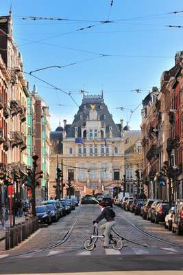 Saint-Gilles city hall in the background