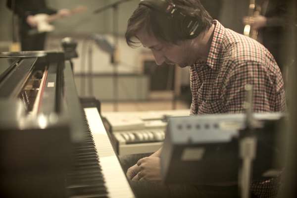 The Walkmen pianist Pete Bauer warms up 