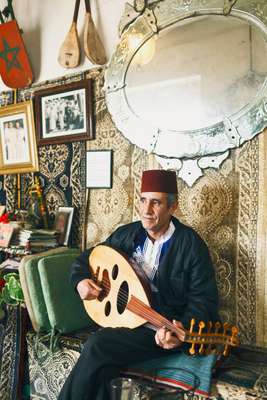 Traditional musician at the Cercle de la Musique Arabo-Andalus