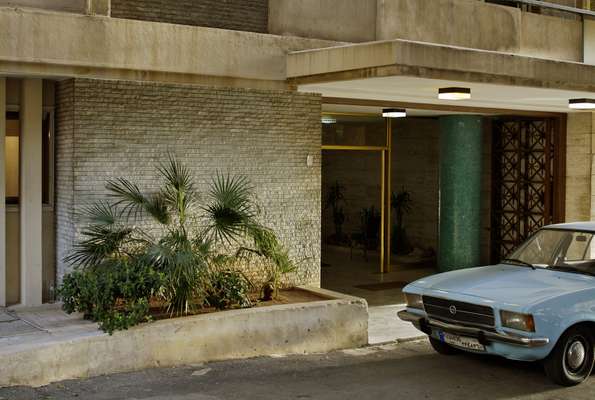 Residential entrance in Sioufi area of Ashrafieh