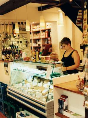 Cheese and cakes at Mutter Fourage 