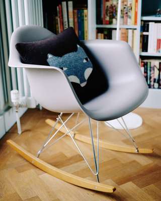 Foxy Eames
