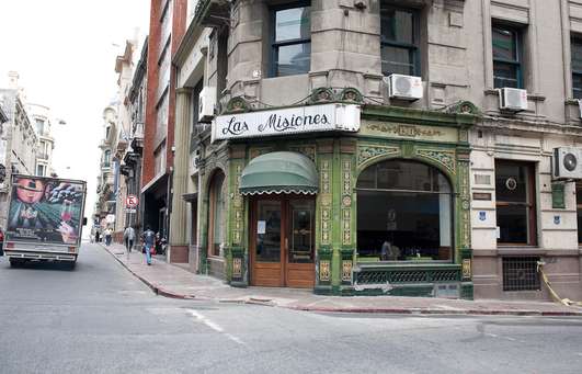 Café in the Old City