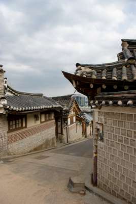 Traditional hanok houses, Bukchon