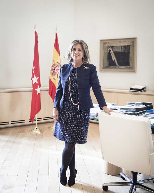 Mayor Ana Botella in her office