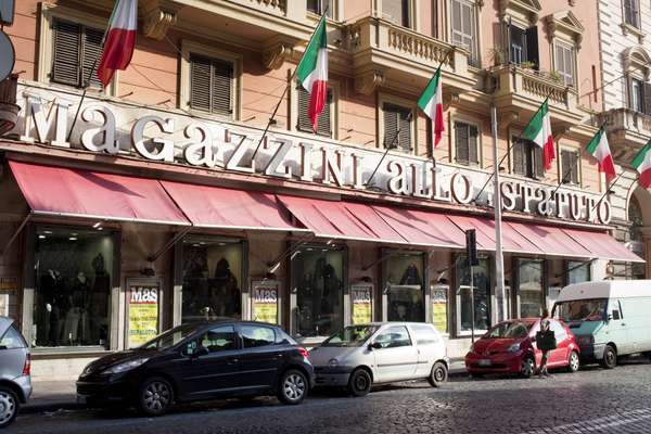 Department store, Magazzini allo Statuto