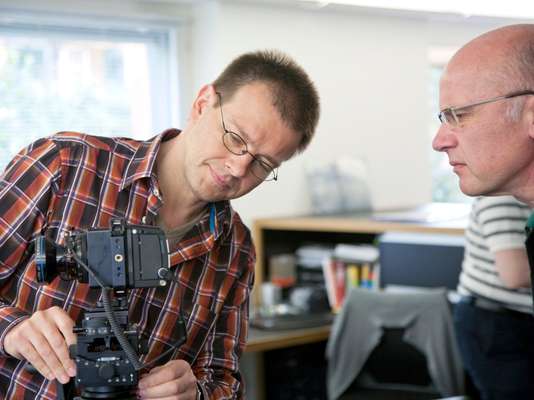 Technical adviser Matthias Wagner (left) gives a demonstration