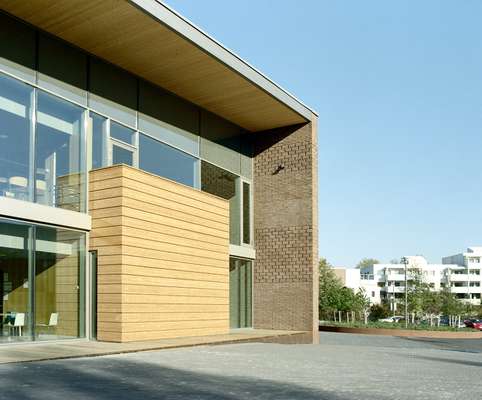 Brick, oak and glass are the main materials