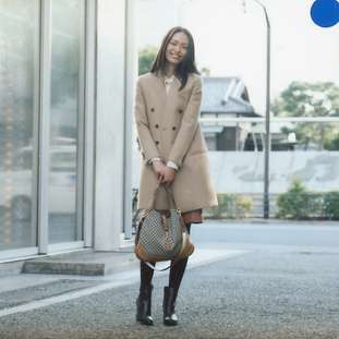 Coat by Gucci, shirt by Martinique Marunouchi, skirt by Drawer, shoes by Black Fleece by Brooks Brothers, bag by Gucci