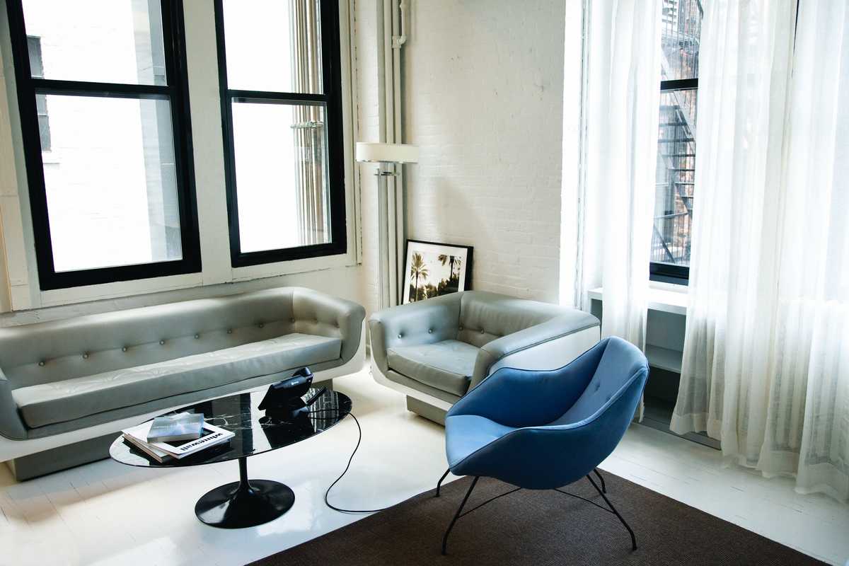 Office 1 (Andre Balazs' Properties, New York): Couch and seating area in separate office 