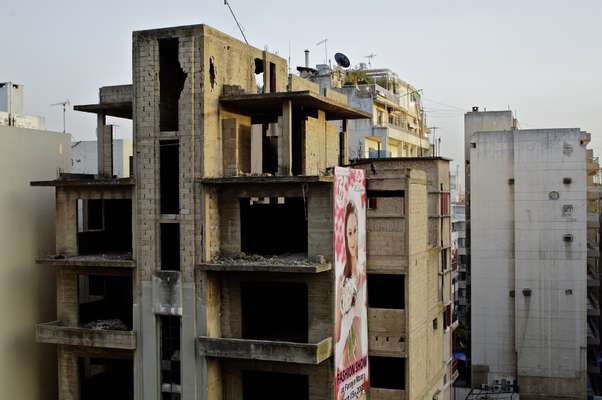 Empty building on Avenue de l'Indépendance