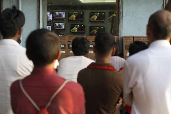 TV shop on Marine Drive provides the cheap seats foran IPL match