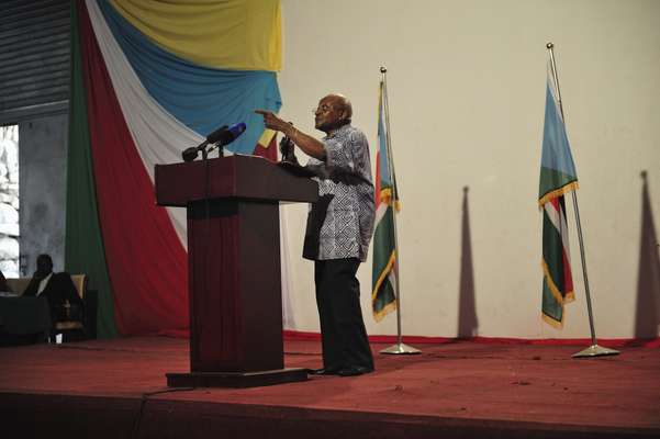 Archbishop Desmond Tutu makes a powerful speech at the Nyakuron Cultural Centre in Juba