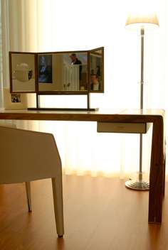 Giorgetti ‘Eos’ desk and ‘Ara’ mirror by Chi Wing Lo