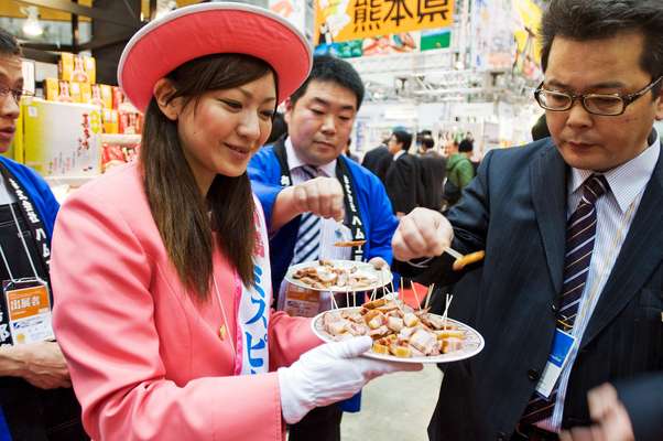  Handouts of bacon and sausages from Fukushima prefecture 