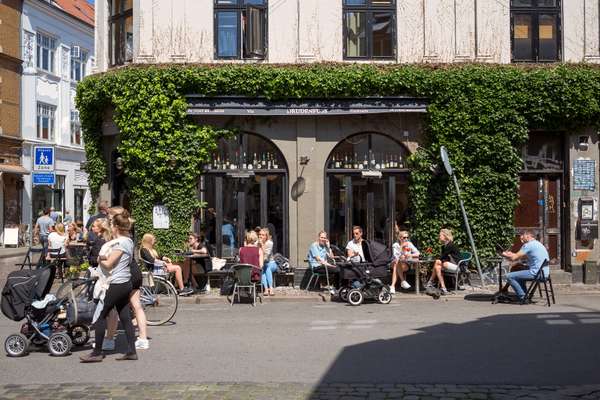 Bustling Graven in central Aarhus