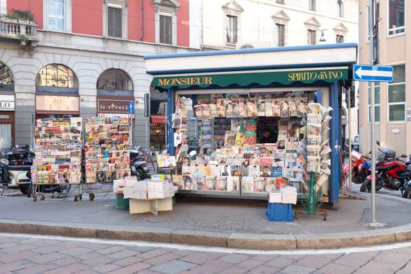 Edicola Prestinari newsstand
