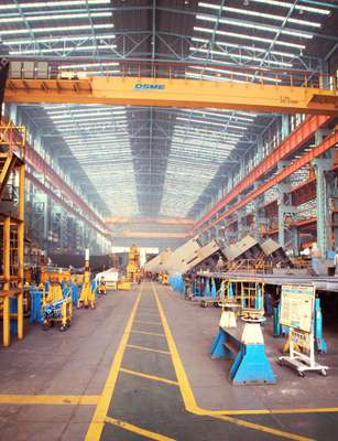 Assembly shop at DSME 