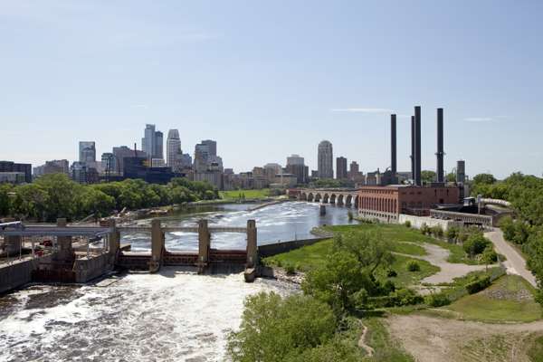 Saint Anthony Falls Lower Lock and Dam, Mississippi river