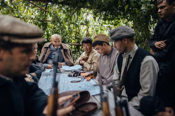 Actors playing anti-German guerrillas