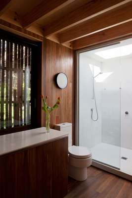 Ensuite bathroom attached to the main bedroom