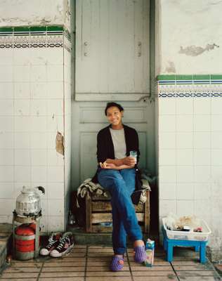 Girl in Le Marché Central