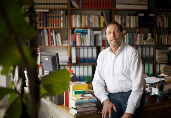 Ulrich Brenner, director of the Deutsche Journalistenschule, in his Munich office