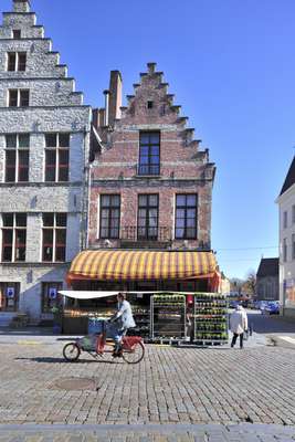 Cyclist passing Fruitco