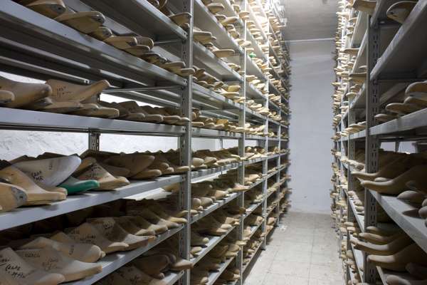 Bespoke wooden shoe lasts at Formificio Veregra