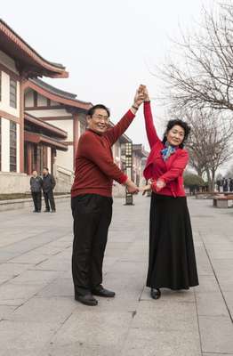 Dancers at Giant Wild Goose Pagoda Square