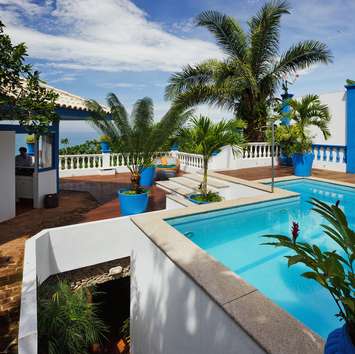 Pool: A terraced deck and pool were added during the 1980s