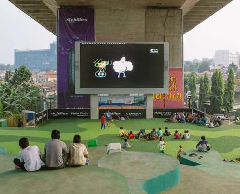 Taman Film screen under Pasupati flyover