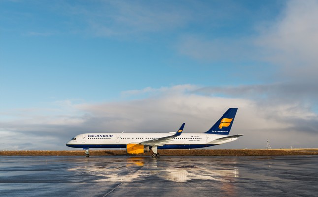 Boeing 757 after landing at Keflavík