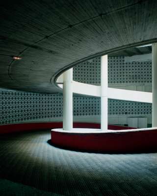 Ramp in Edificio Princesa’s subterranean carpark