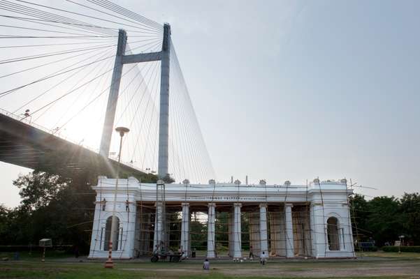 Princep Ghat and Vidyasagar Setu Bridge