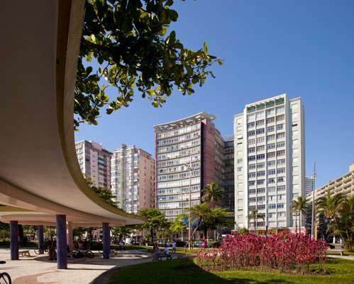 Edificio Parque Verde Mar by João Artacho Jurado