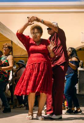 Outdoor concert and dancing in Santa Lucía Park
