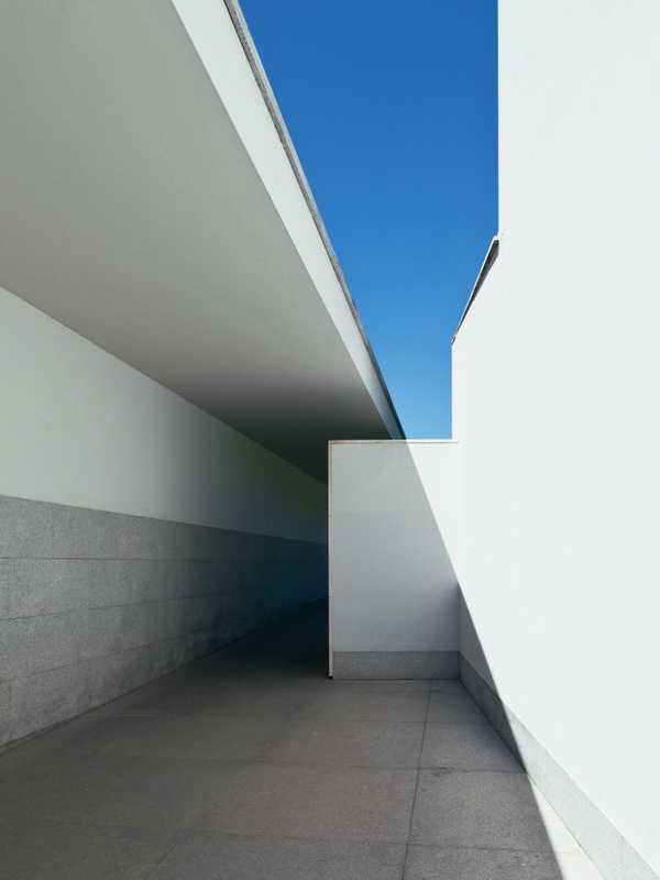 Entrance to the Siza-designed Serralves Foundation museum