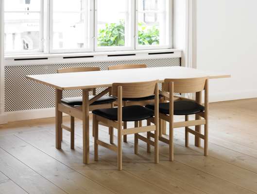 No. 40: Dining table and chairs by Børge Mogensen