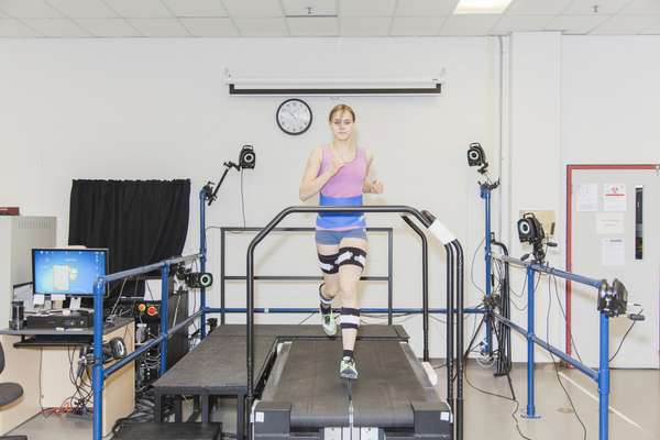 Treadmill measuring ground-reaction force