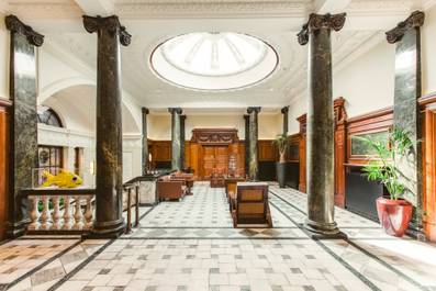 3_234-ds-townhall_crop.jpg