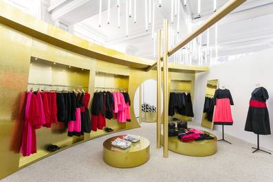 dsm-aw20-first-floor-comme-des-garc-ons-1_1600.jpg