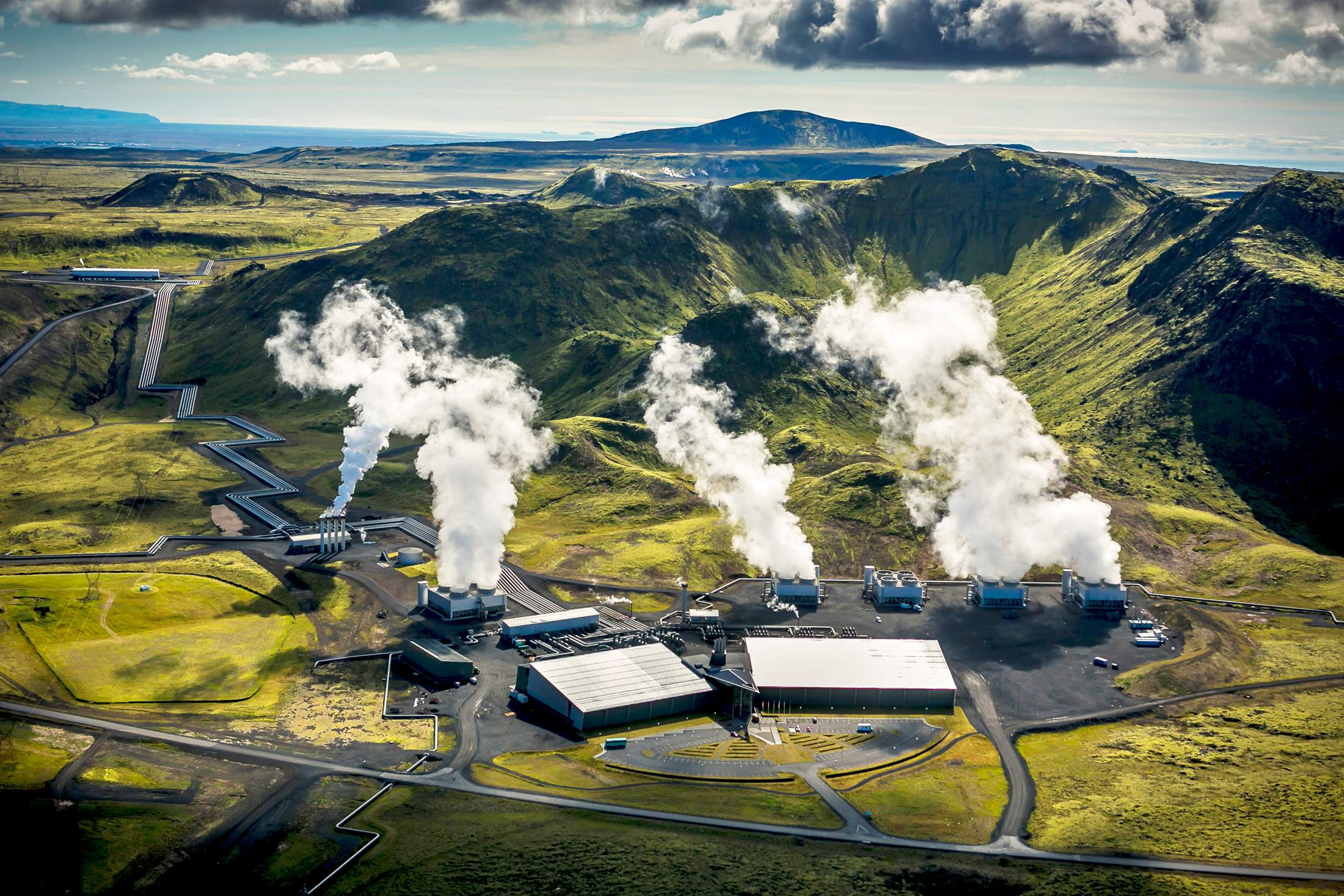 08092021-on-hellisheidi-geothermal-power-plant-copyright-on-power-photo-by-arni-saeberg.jpg