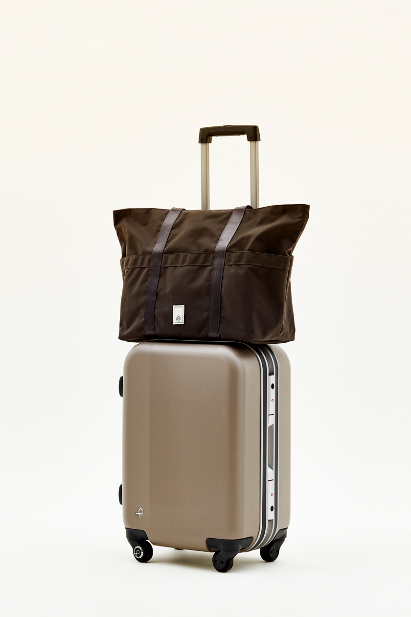 20200521-monocle-web-07-trolly-tote-brown_012_.png