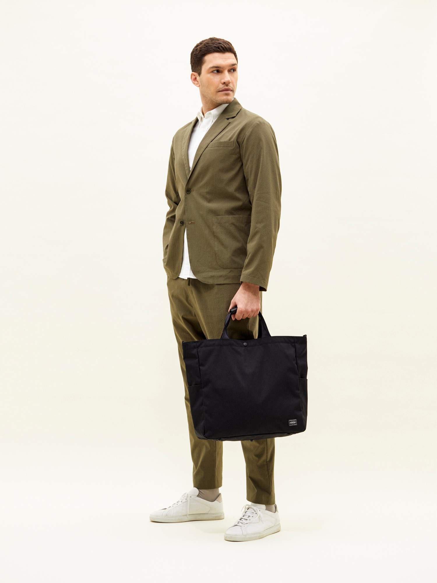 20210201-monocle-sp-web-141-smock-mens-olive-web_061.jpg