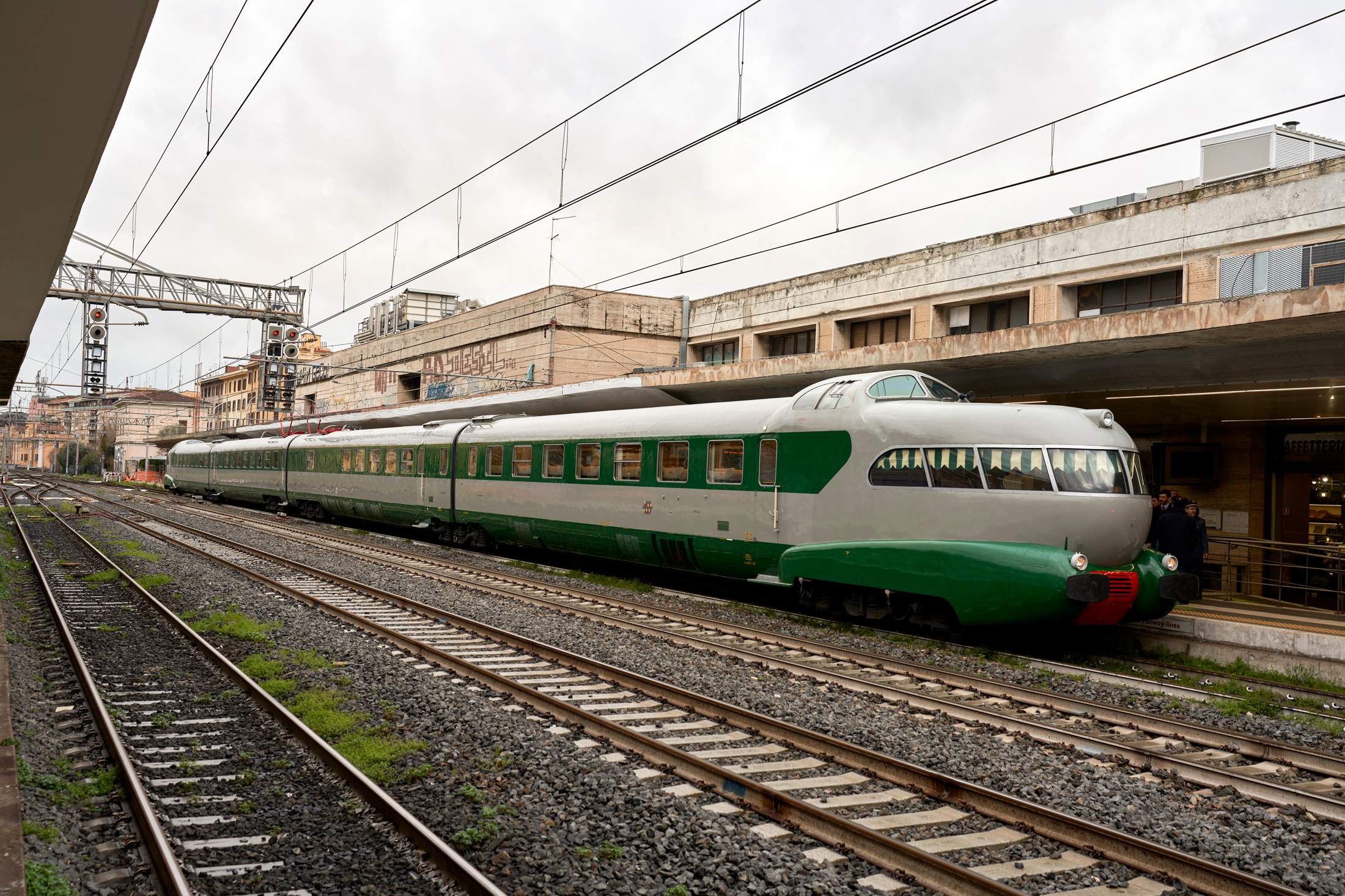 23-03-09_harlequin-train_rome_0002.jpg