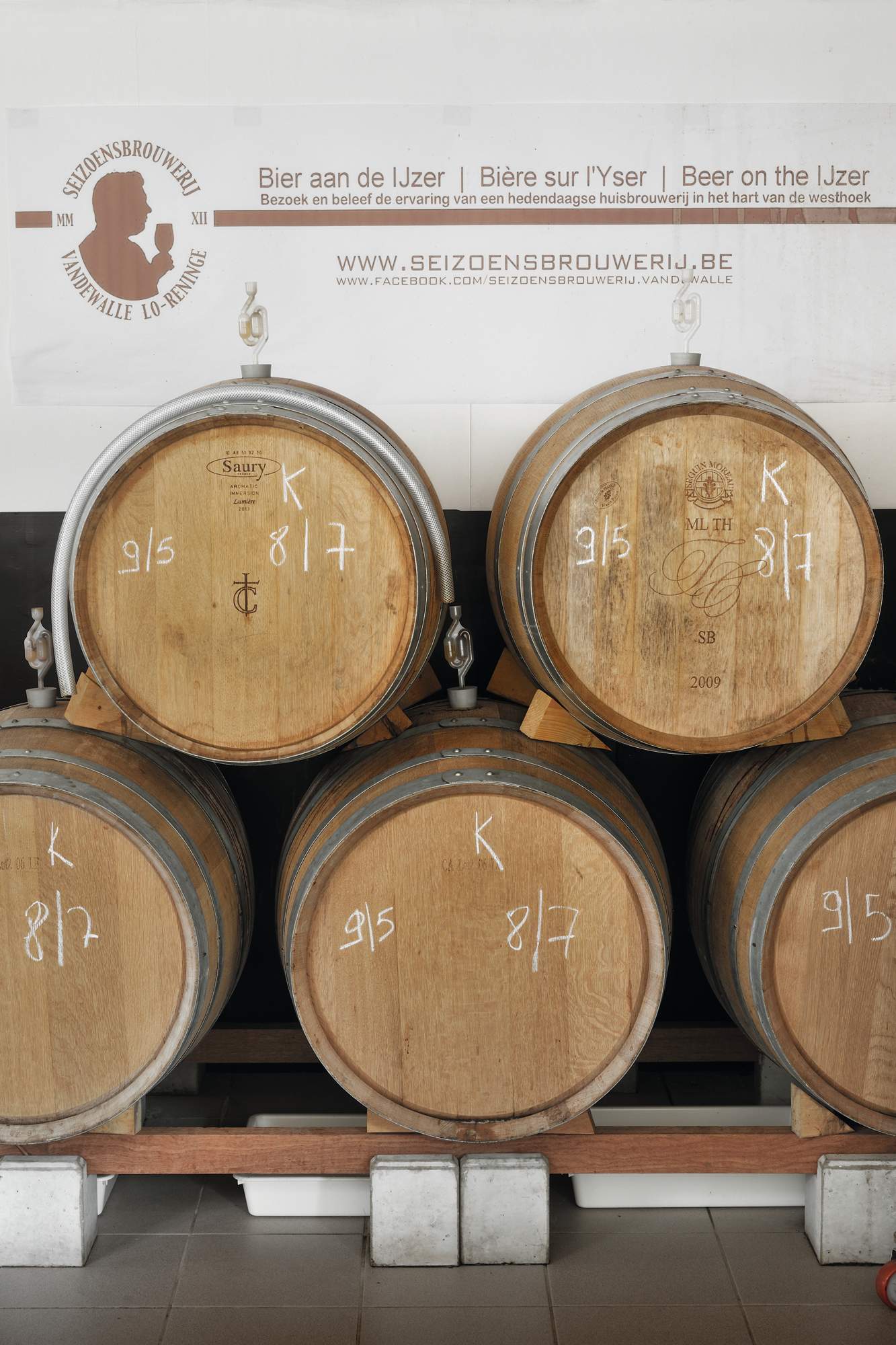 50-seizoensbrouwerij-vdw-cherry-beer-oak-barrels-_esx0452.jpg