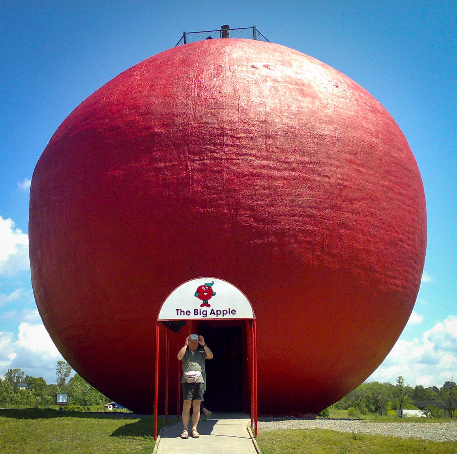 colborne_big_apple.jpg