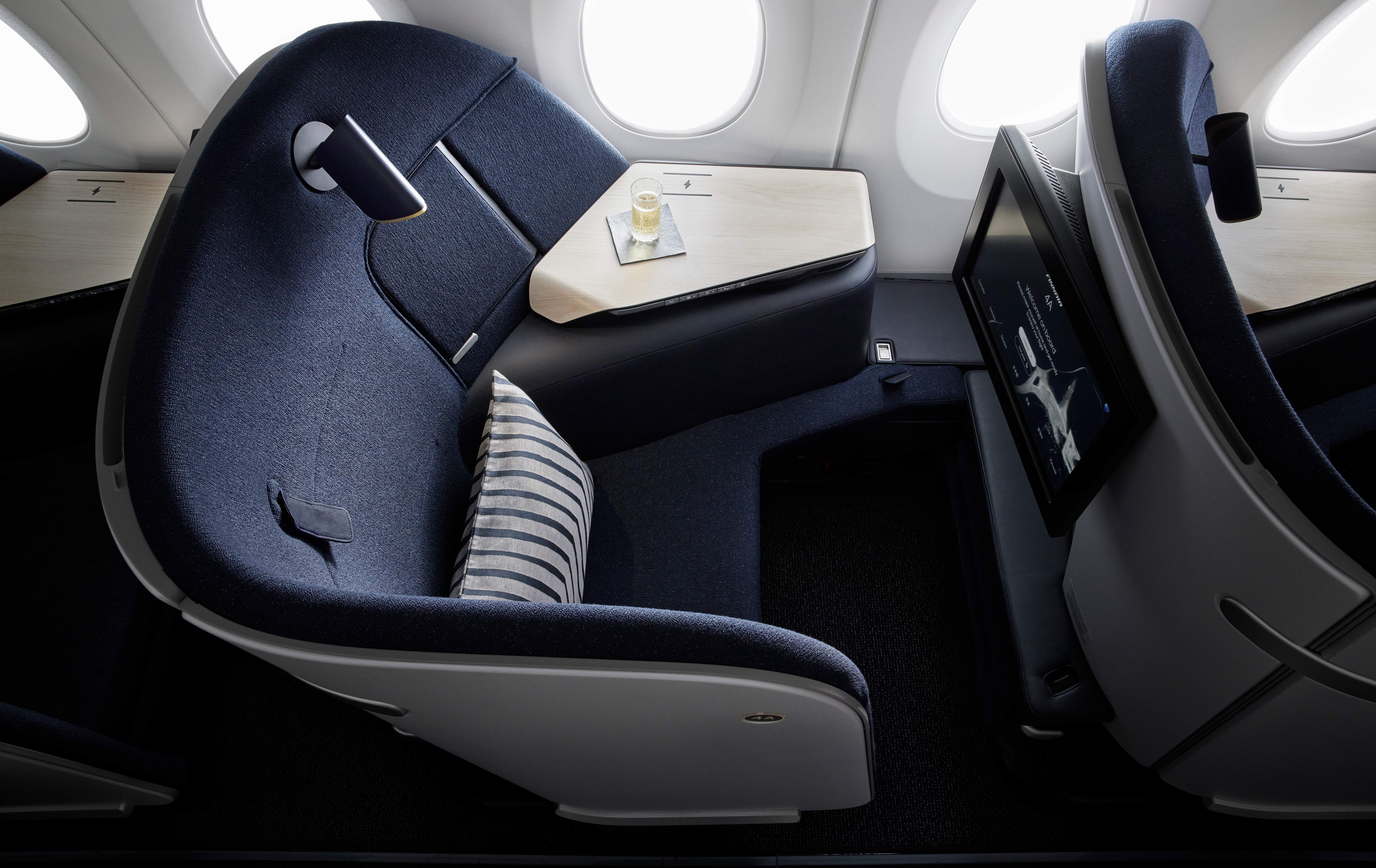 finnair-business-class-airlounge-seat-ultima-thule.jpg