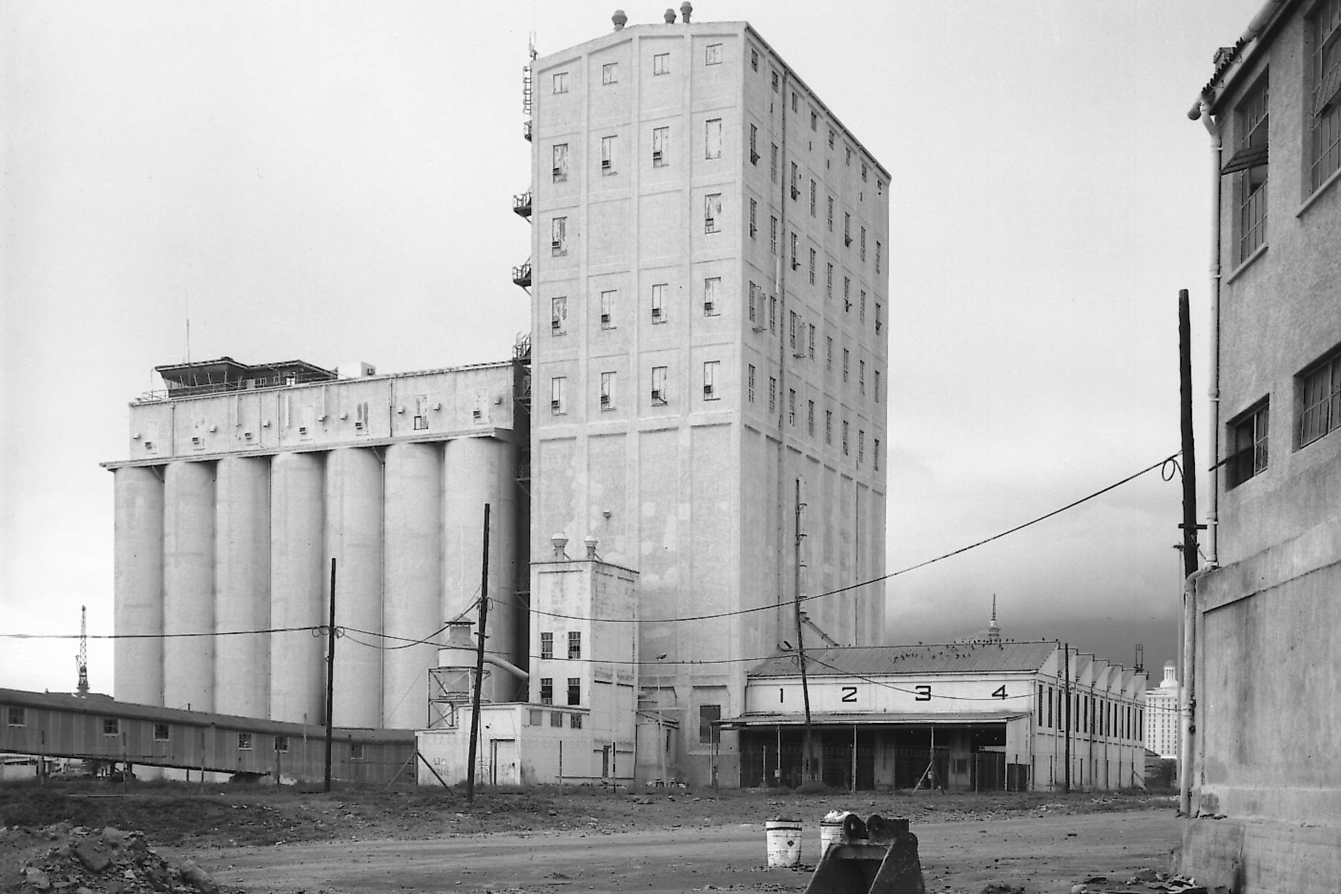 grain-silo_b_1.jpg